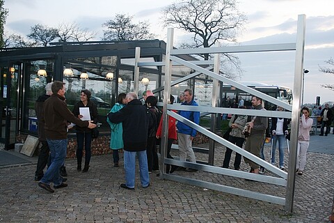 Foto des Eingangs zur Gedenkstätte