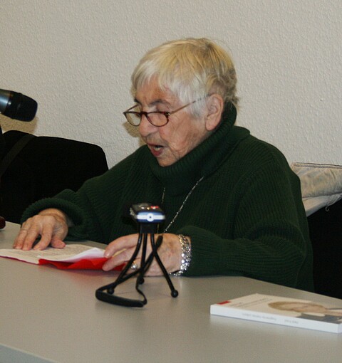 Esther Bejarano bei der Lesung