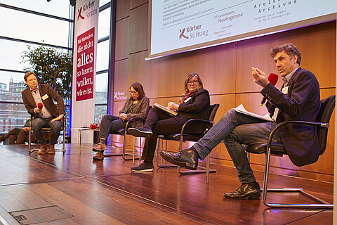 Podiumsdiskussion mit Adam Kerpel-Fronius, Dr. Heidemarie Uhl, Alina Bothe, Dr. Oliver von Wrochem